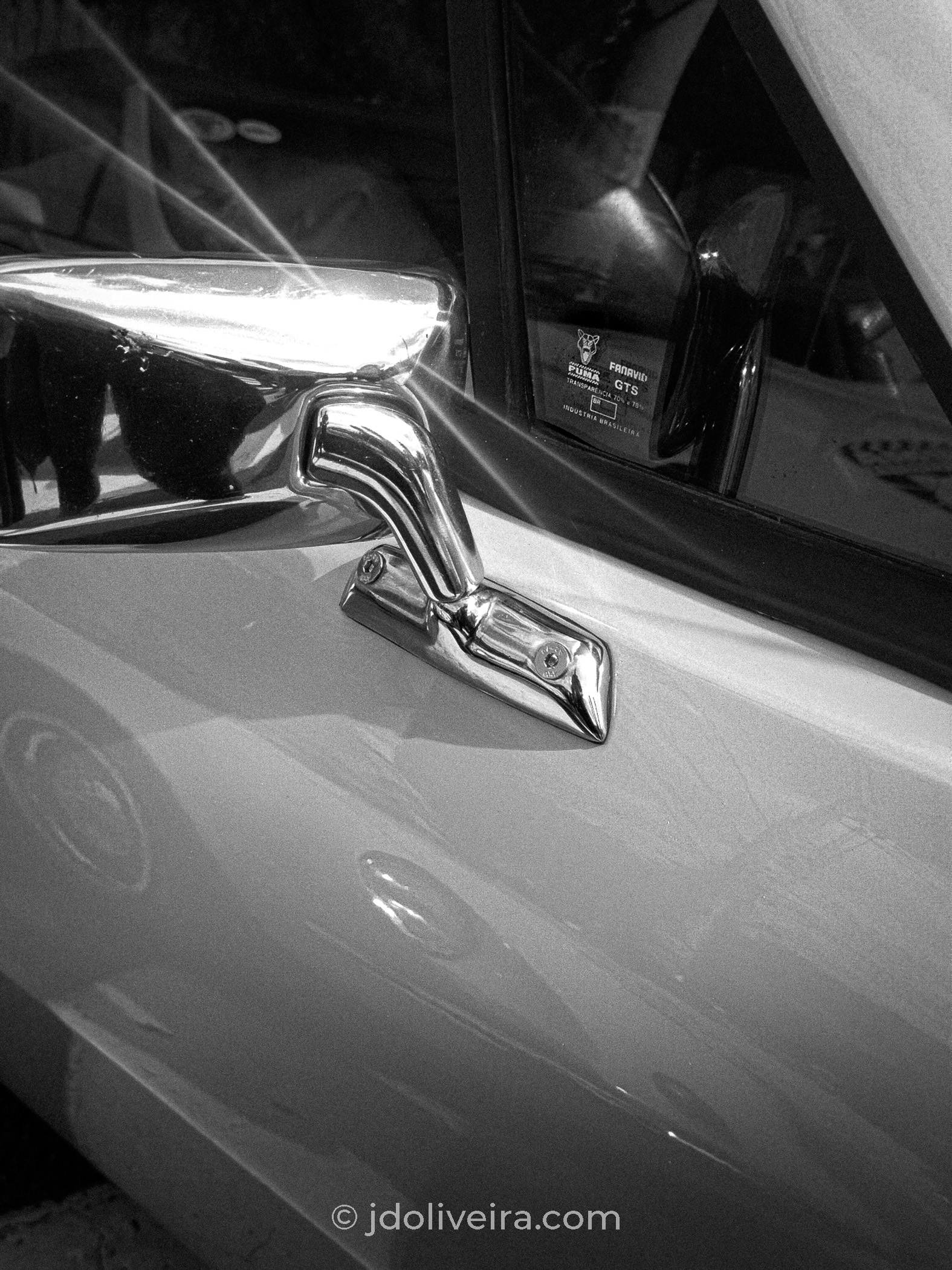 Retrovisor Puma GTS, com reflexo do carro